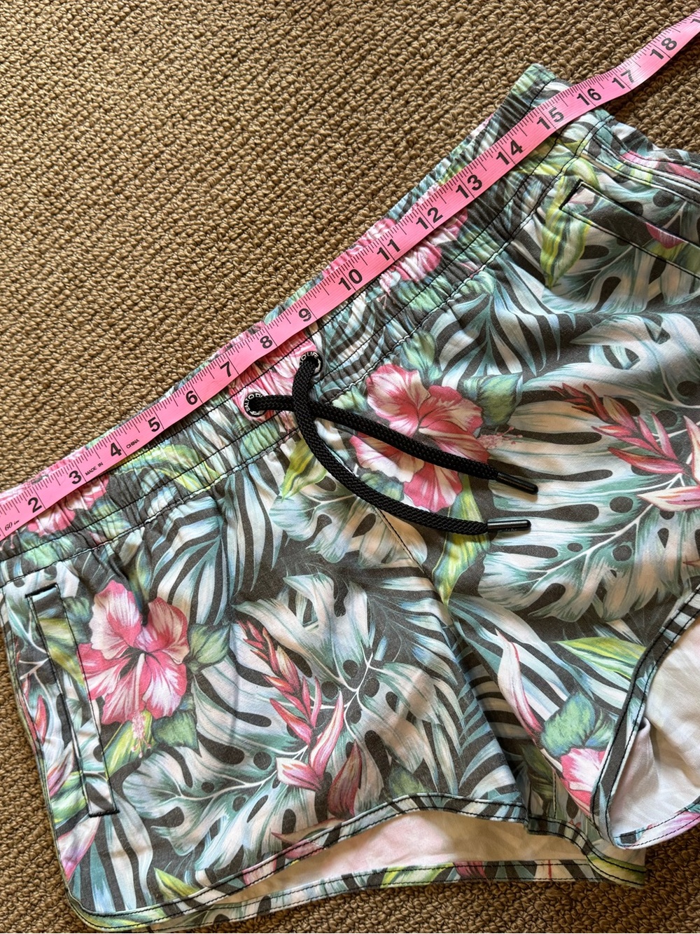 *NWT* SALT LIFE āJungle Vibes Volley Performanceā Shorts - Picture 15 of 17